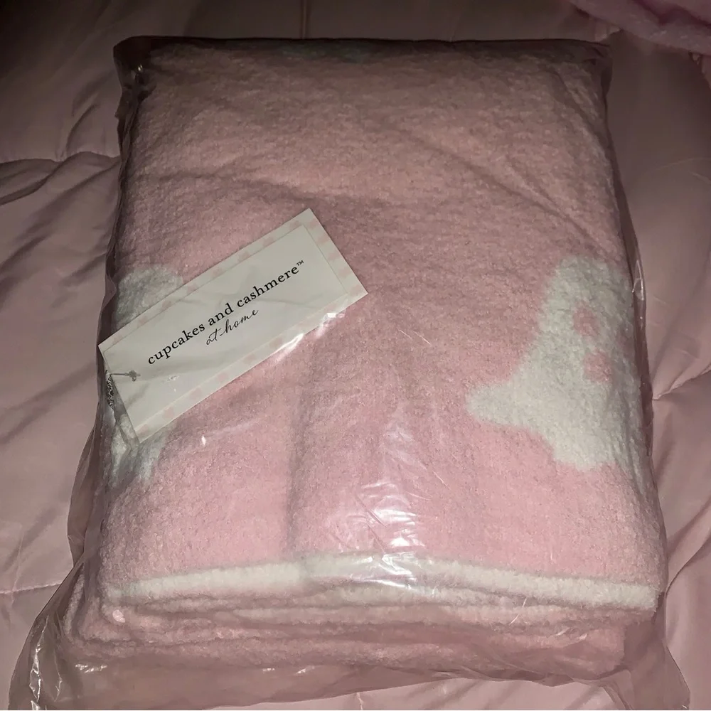NEW Cupcakes & Cashmere Pink Ghost Blanket NWT